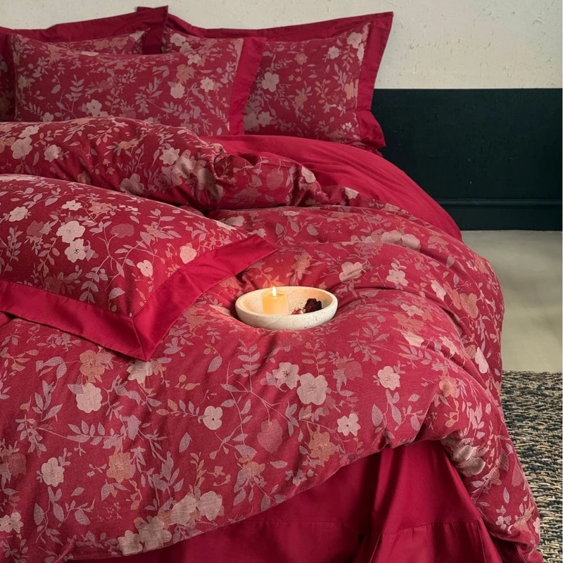 Premium bedding set made of cotton satin with floral jacquard and elegant linen edge Stornfield