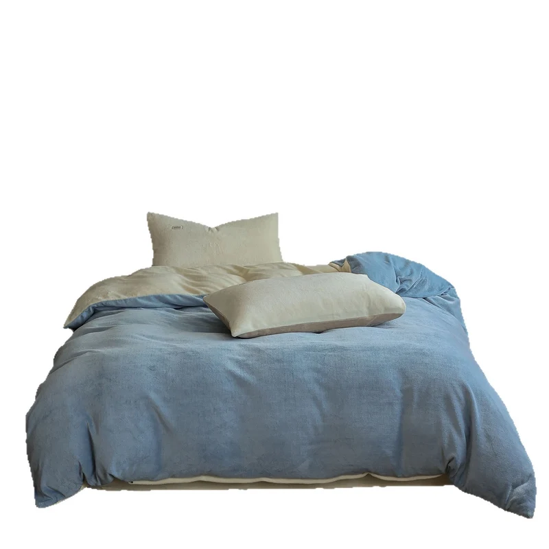 Plush bedding set with velvety microfiber surface Stornfield