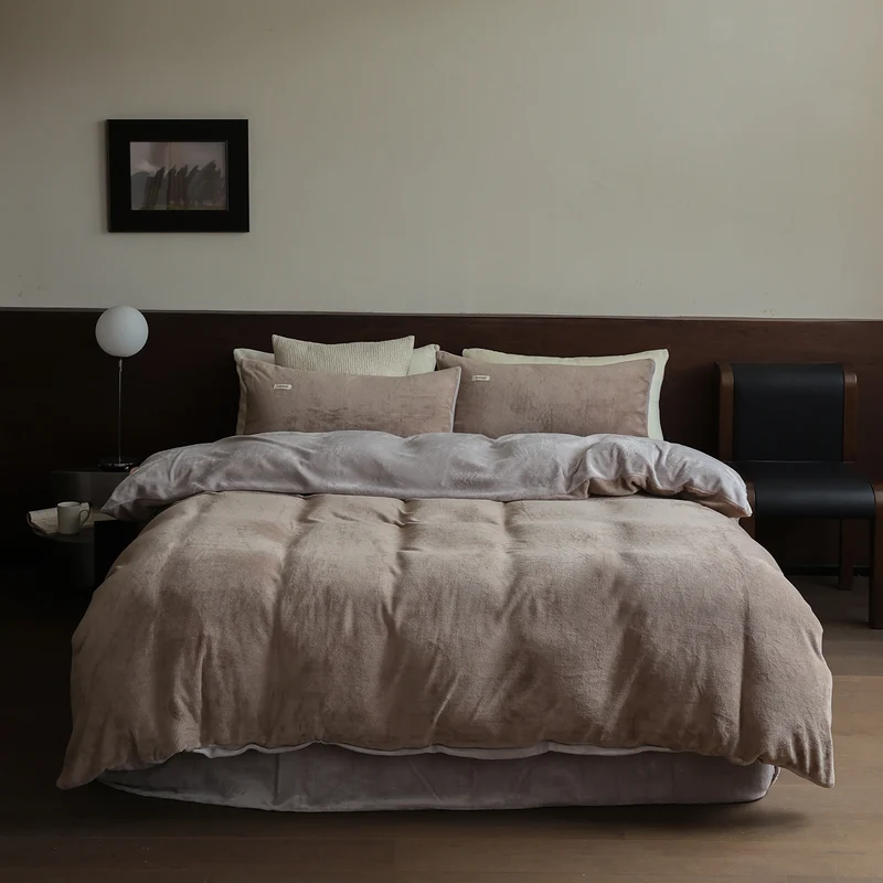Plush bedding set with velvety microfiber surface Stornfield