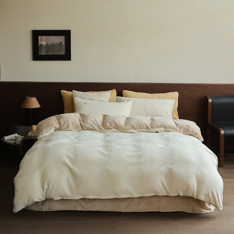 Plush bedding set with velvety microfiber surface Stornfield