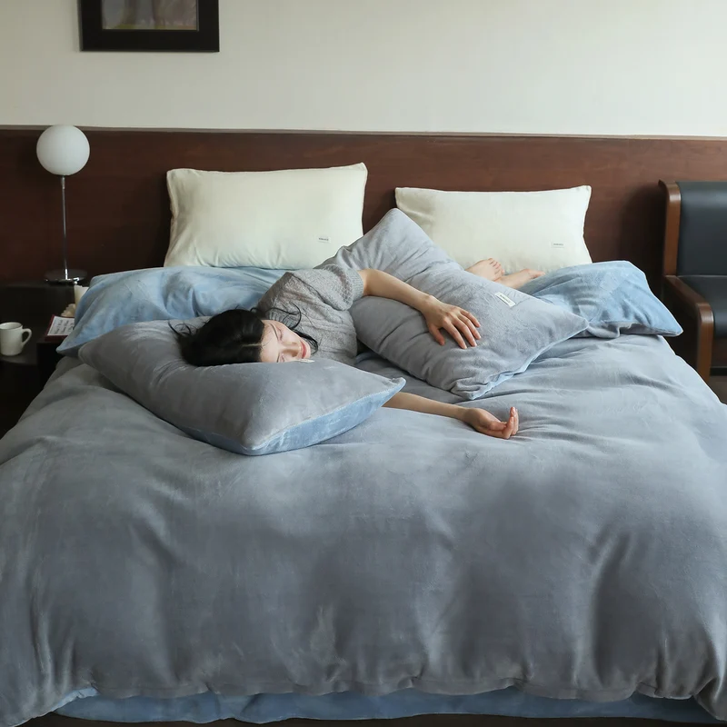 Plush bedding set with velvety microfiber surface Stornfield