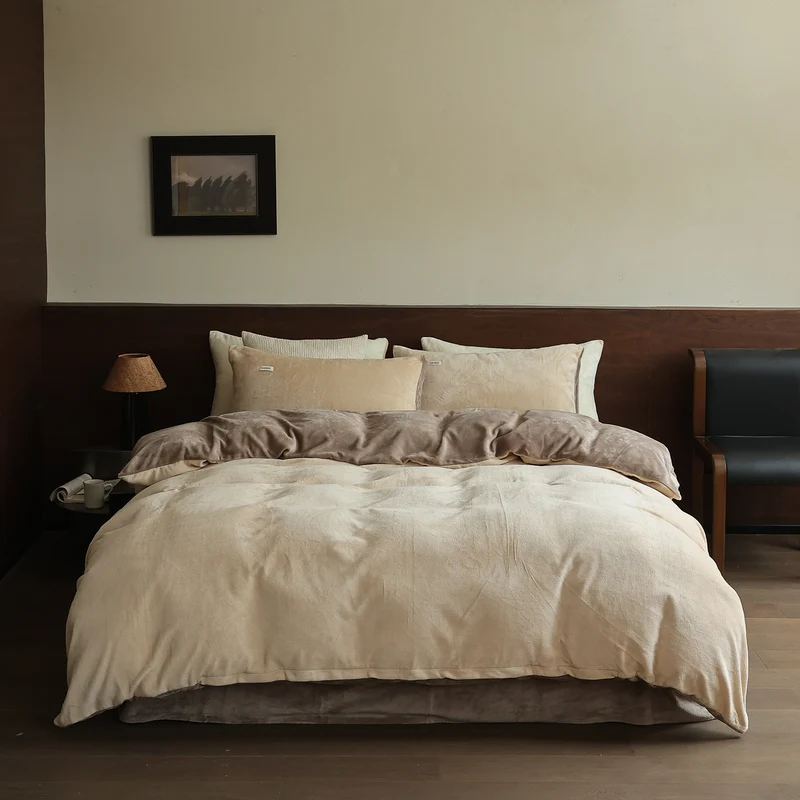 Plush bedding set with velvety microfiber surface Stornfield
