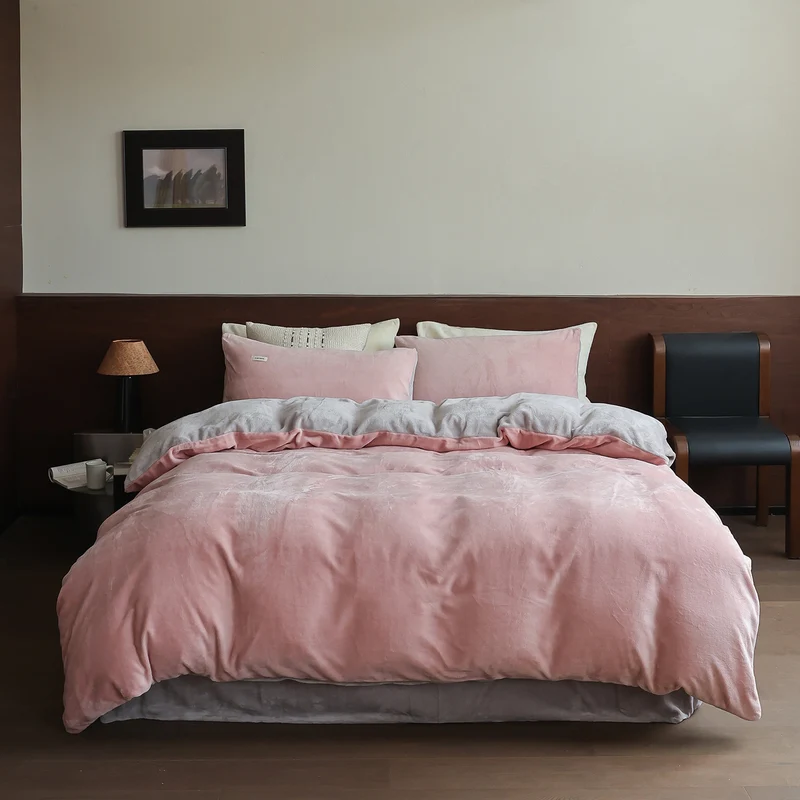 Plush bedding set with velvety microfiber surface Stornfield