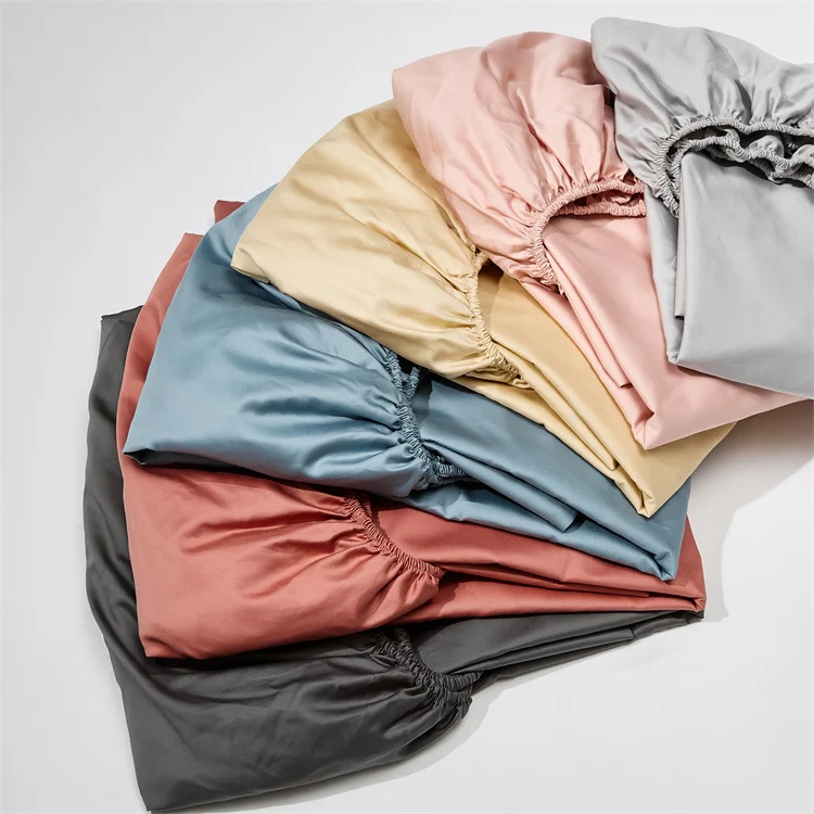 Mako-cotton-satin bedding set with concealed zipper and pillowcases Stornfield