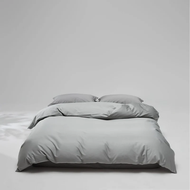 Mako-cotton-satin bedding set with concealed zipper and pillowcases Stornfield