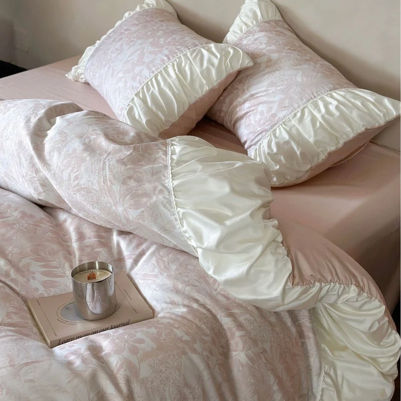Luxurious satin bedding set with ruffles and floral jacquard Stornfield
