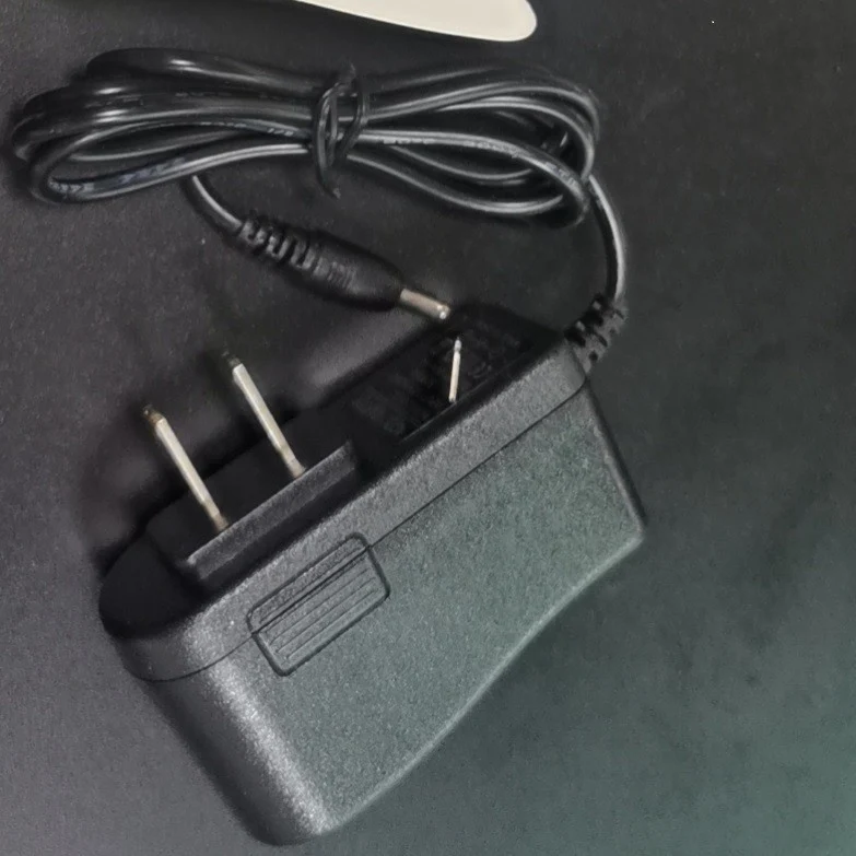 Automatic soap dispenser with sensor