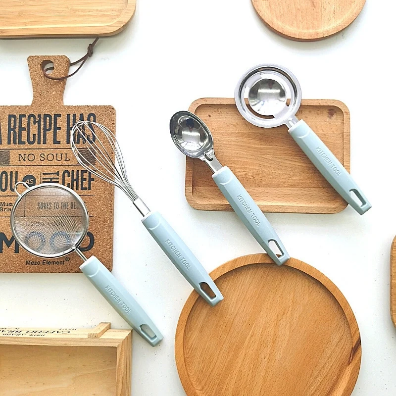 Kitchen strainer and kitchen helper set made of stainless steel