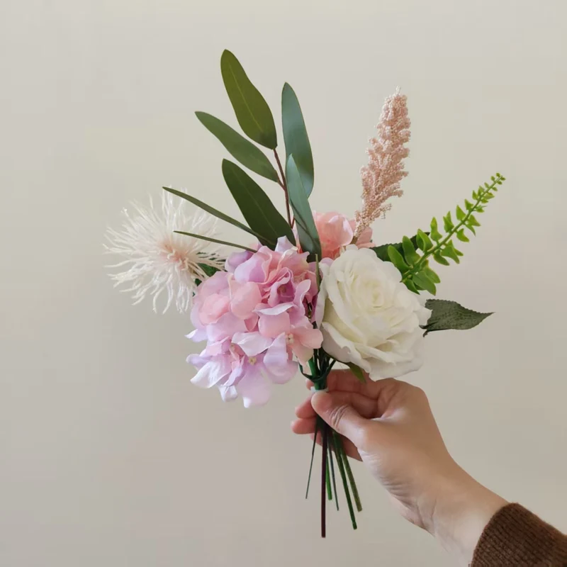 Lebensechte künstliche Blumen Handstrauß