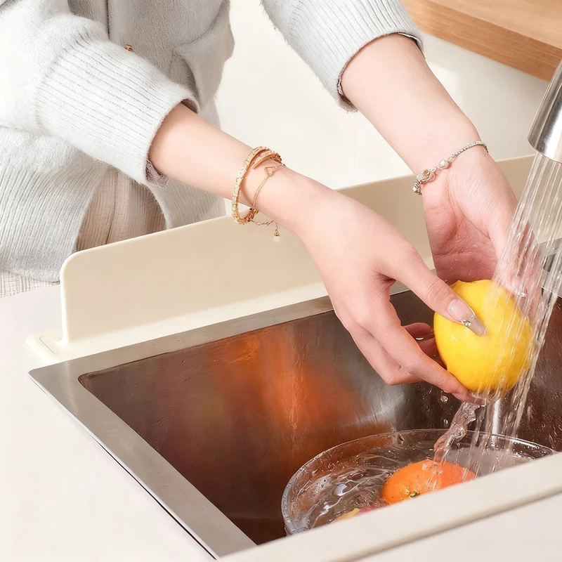 Silicone splash guard for sink