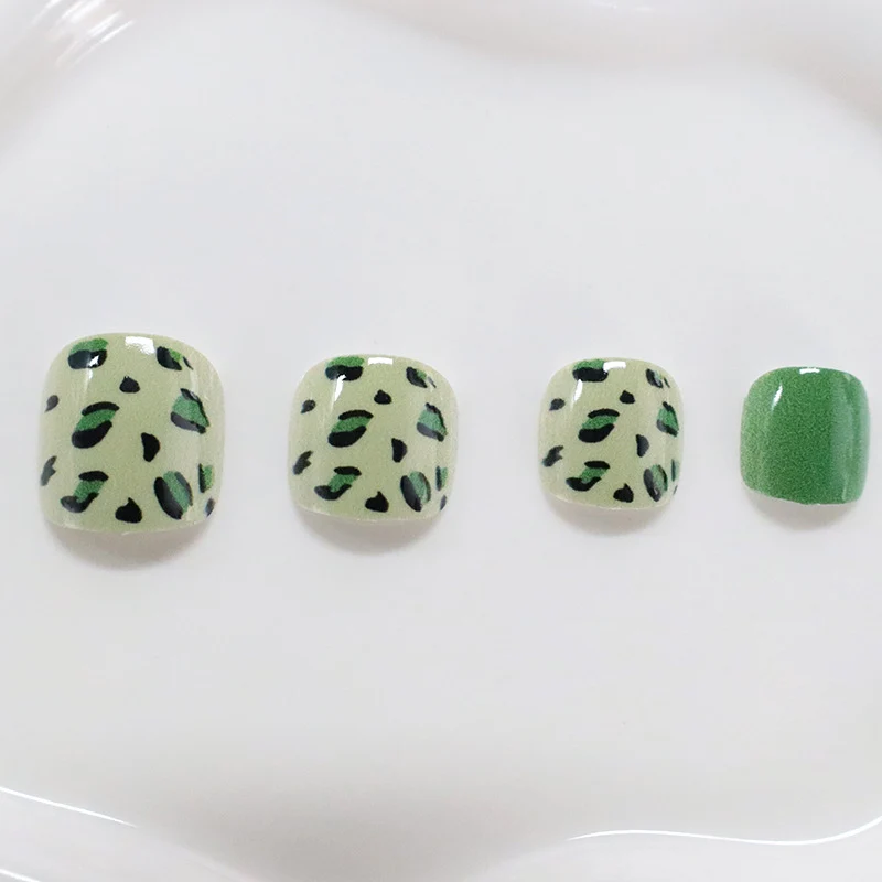 Kreative Tiermuster Nagelkunst Karnz
