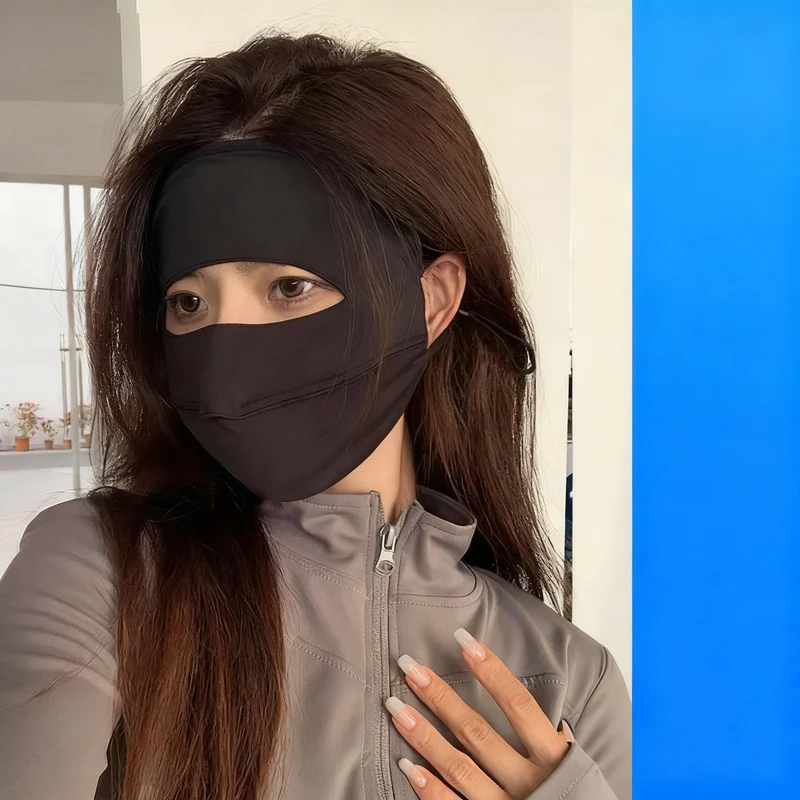 Facemask with UV protection and wind protection