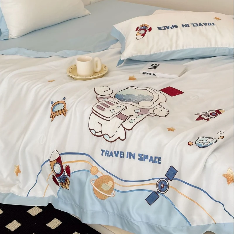 Children's bedding set with embroidered astronaut and space motif made of cotton satin Stornfield