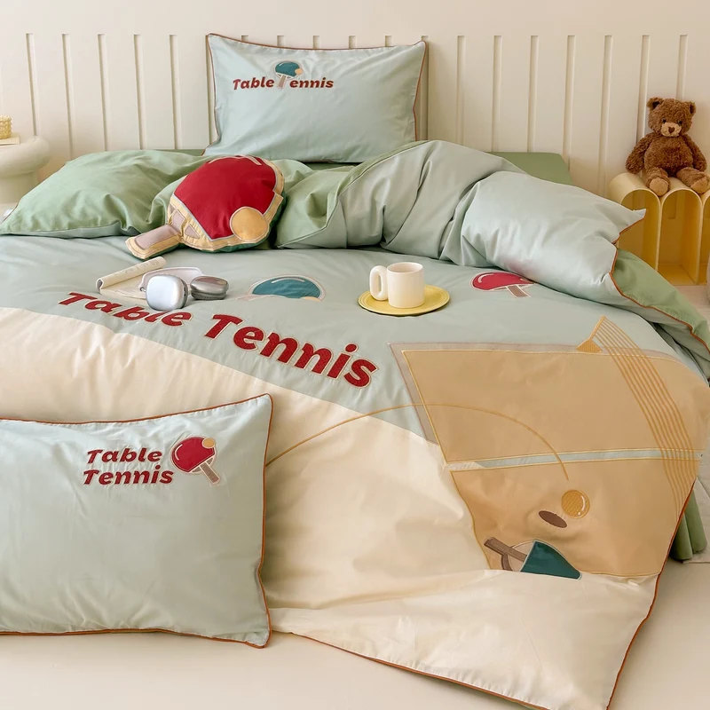 Children's bedding set with football print, striped satin cover and decorative ball pillow Stornfield