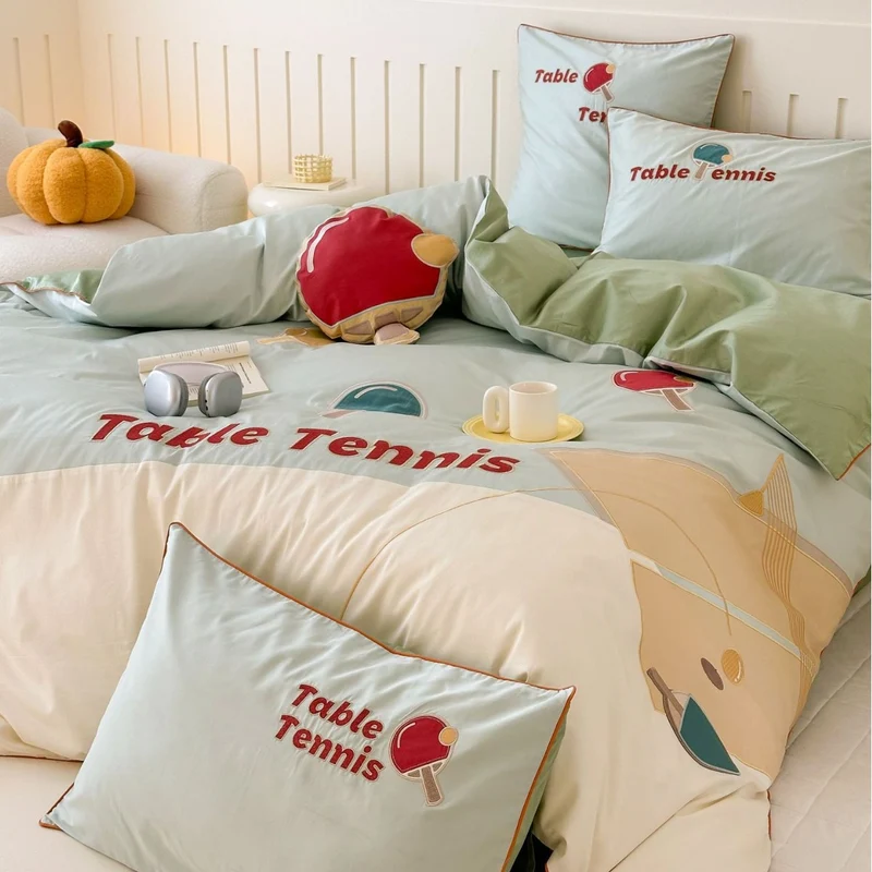 Children's bedding set with football print, striped satin cover and decorative ball pillow Stornfield
