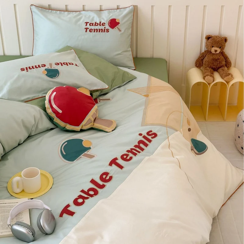Children's bedding set with football print, striped satin cover and decorative ball pillow Stornfield