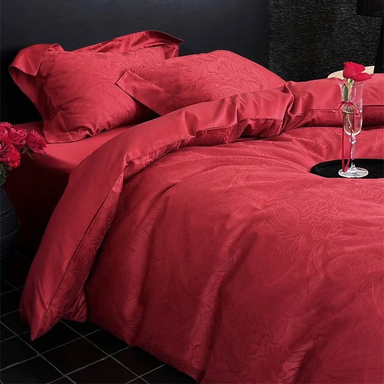 Jacquard bedding set made of cotton satin with subtle floral relief and hotel closure Stornfield