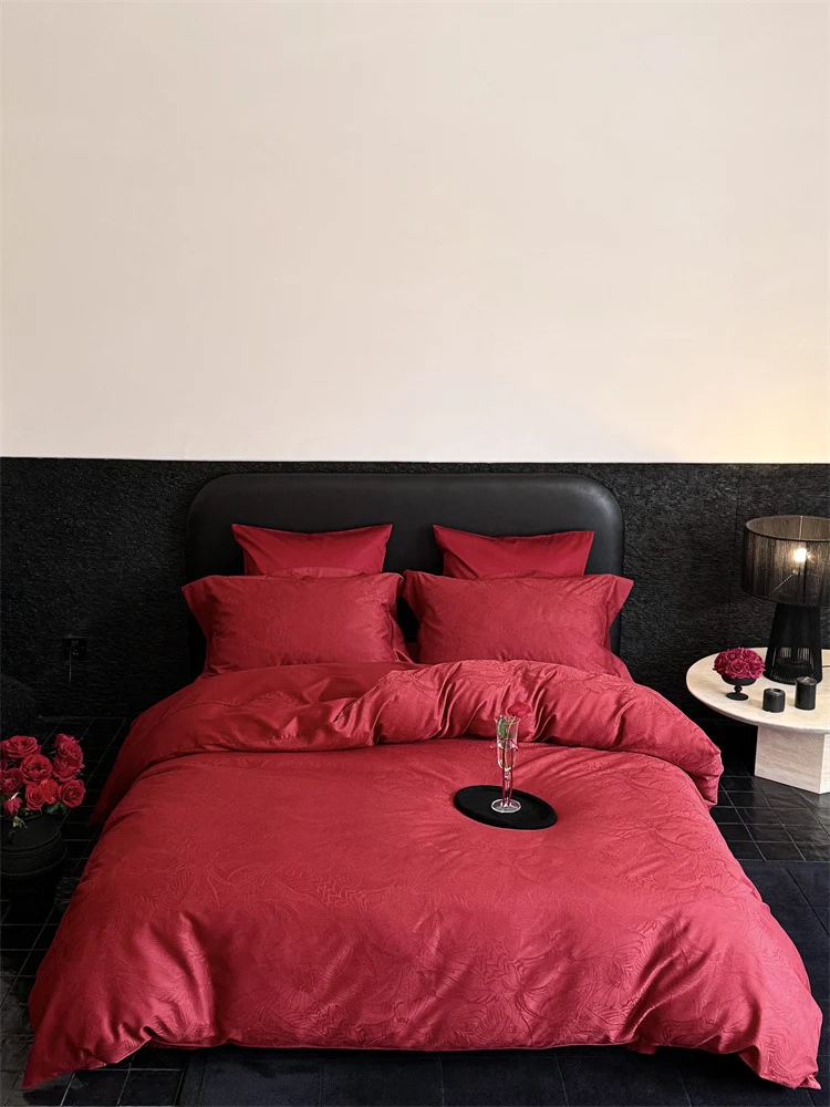 Jacquard bedding set made of cotton satin with subtle floral relief and hotel closure Stornfield