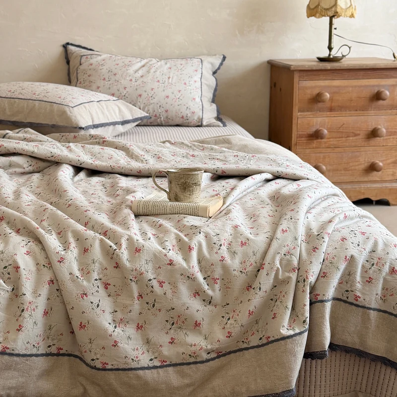 French vintage duvet and pillow set made of cotton-linen with ruffles Stornfield