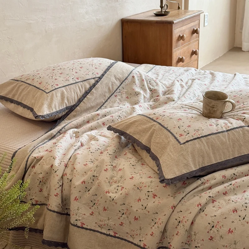 French vintage duvet and pillow set made of cotton-linen with ruffles Stornfield