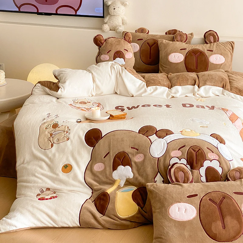 Fluffy bedding set with quilted cozy surface, 3D teddy applications and warming microfiber filling Stornfield