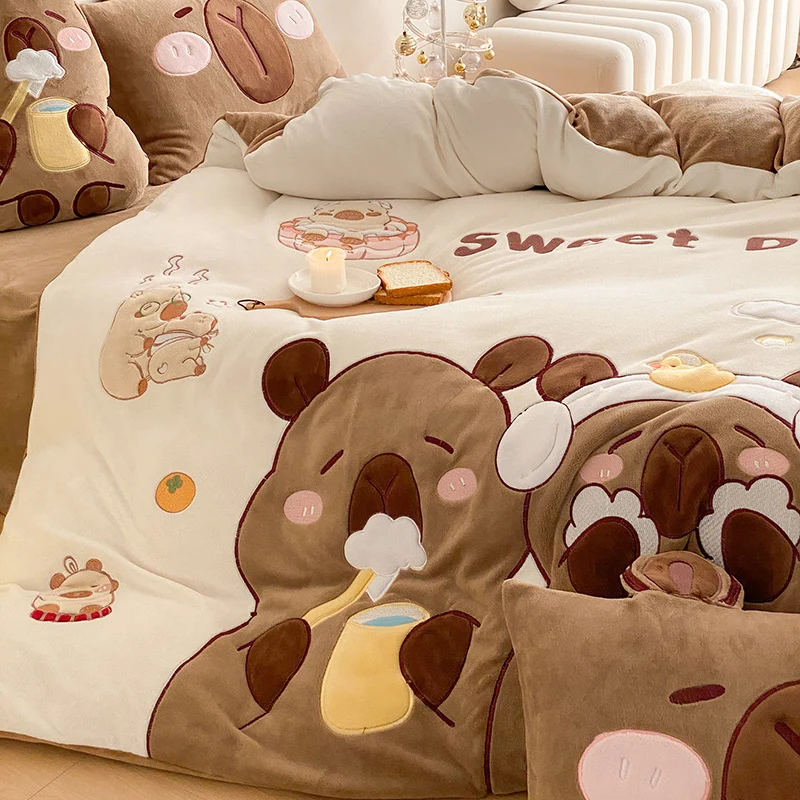 Fluffy bedding set with quilted cozy surface, 3D teddy applications and warming microfiber filling Stornfield