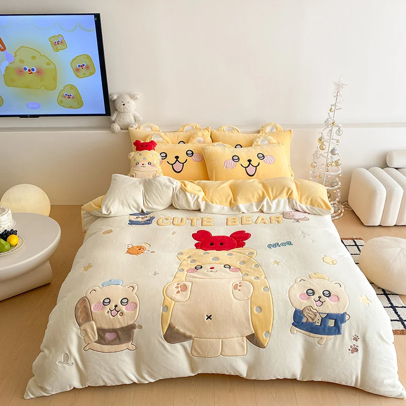 Fluffy bedding set with quilted cozy surface, 3D teddy applications and warming microfiber filling Stornfield