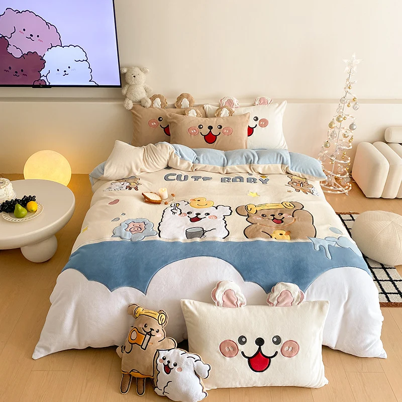 Fluffy bedding set with quilted cozy surface, 3D teddy applications and warming microfiber filling Stornfield
