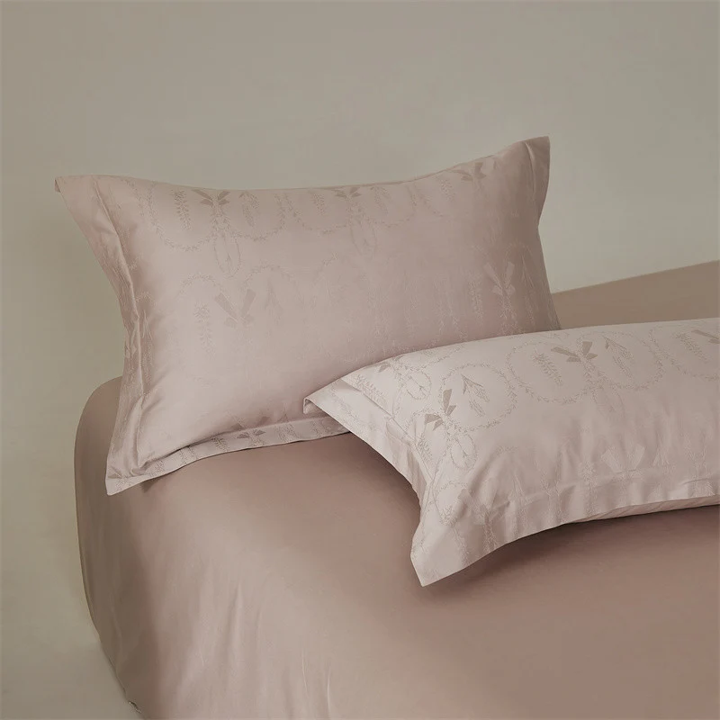 Elegant Satin Bedding Set Stornfield