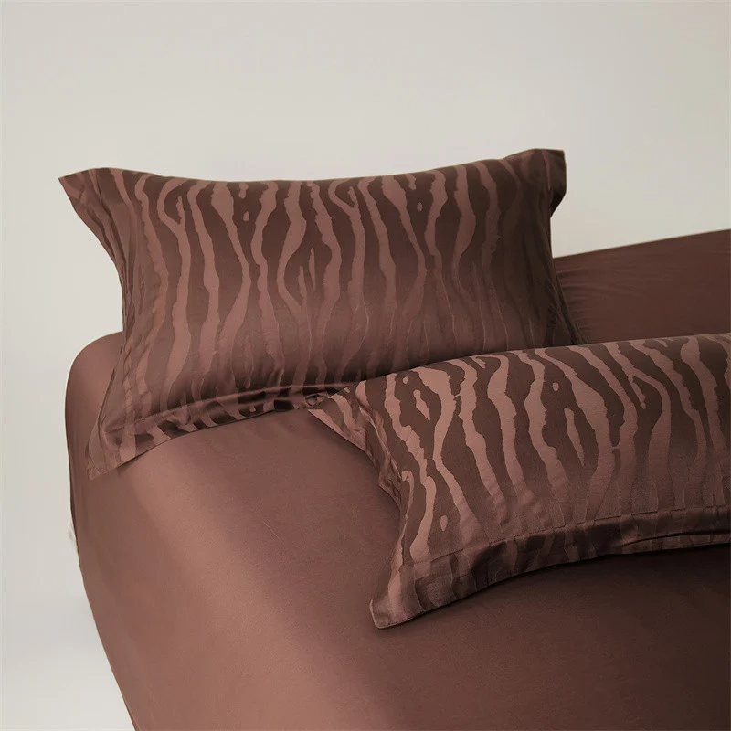 Elegant Satin Bedding Set Stornfield