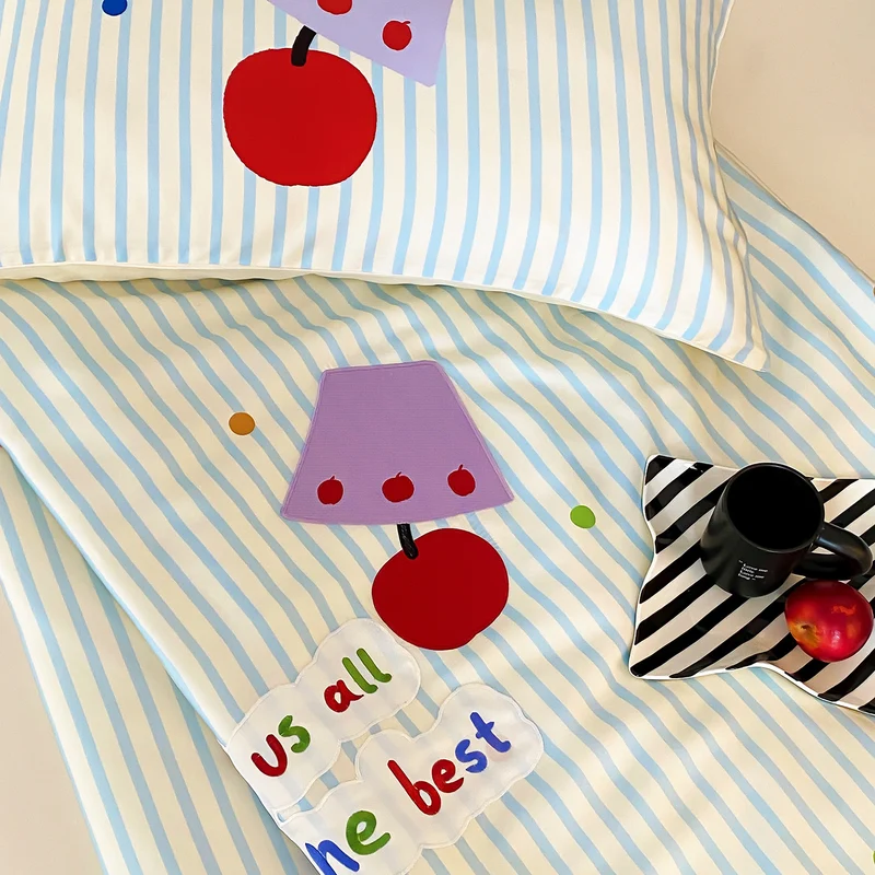 Bedding set with striped cotton satin and cherry print Stornfield