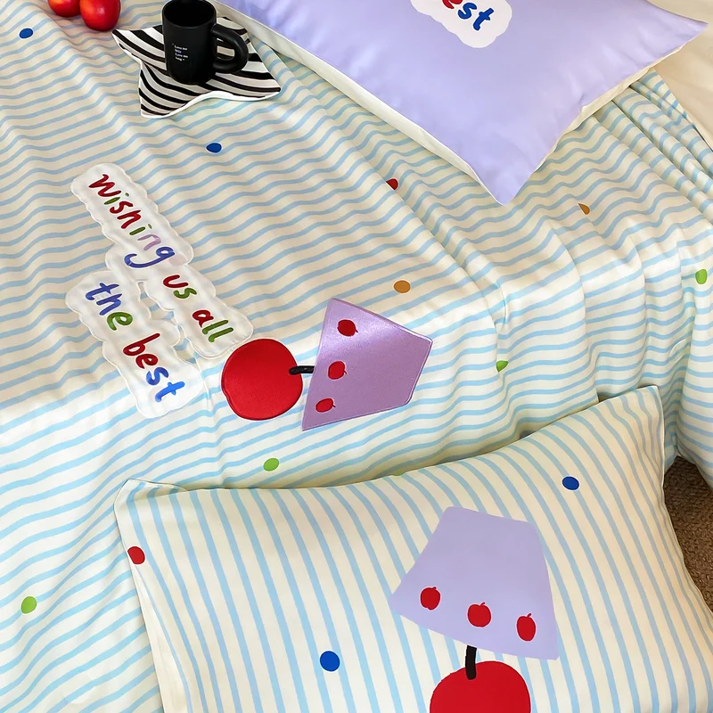 Bedding set with striped cotton satin and cherry print Stornfield