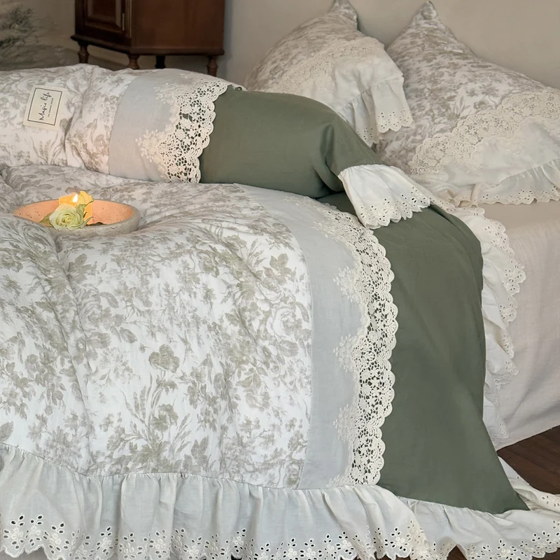 Bedding set in vintage country house style made of cotton-linen blend with lace trim Stornfield