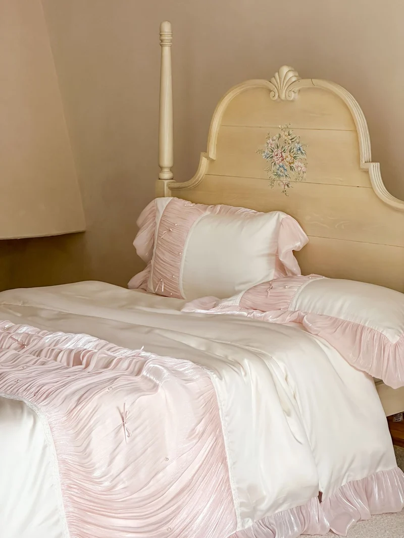 Luxurious Ruffled Bedding Set with Pleating and Pearl Detail Stornfield
