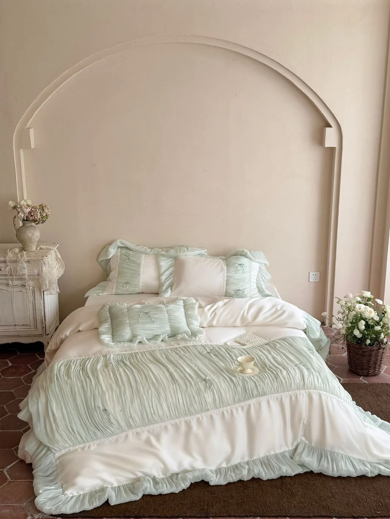Luxurious Ruffled Bedding Set with Pleating and Pearl Detail Stornfield