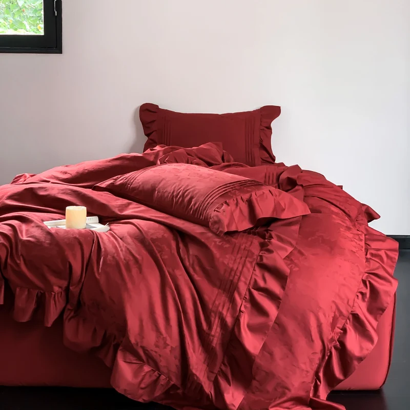 Luxurious satin bedding set with frill and jacquard detail Stornfield