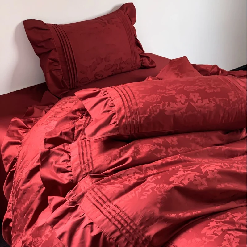 Luxurious satin bedding set with frill and jacquard detail Stornfield