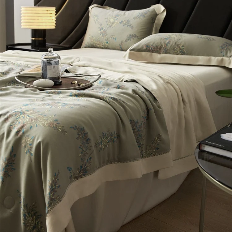 Luxurious satin bedspread set with floral jacquard embroidery Stornfield