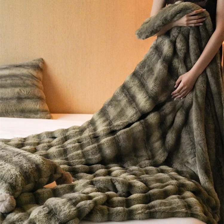 Luxurious faux fur throw blanket with extra soft pile Stornfield