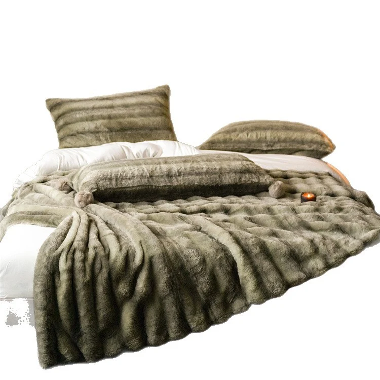 Luxurious faux fur throw blanket with extra soft pile Stornfield