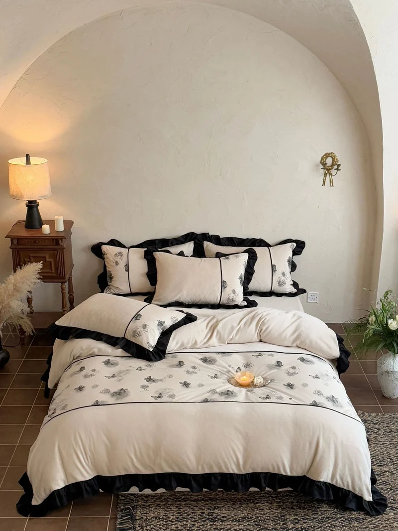 Luxurious bedding set Stornfield