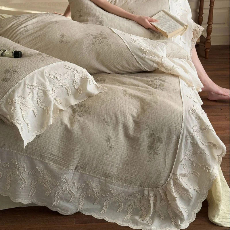 Light cotton-linen duvet cover set with lace ruffle and fine flower embroidery Stornfield