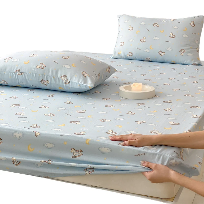 Children's pillowcase made of soft cotton muslin with a cute clown and moon design Stornfield