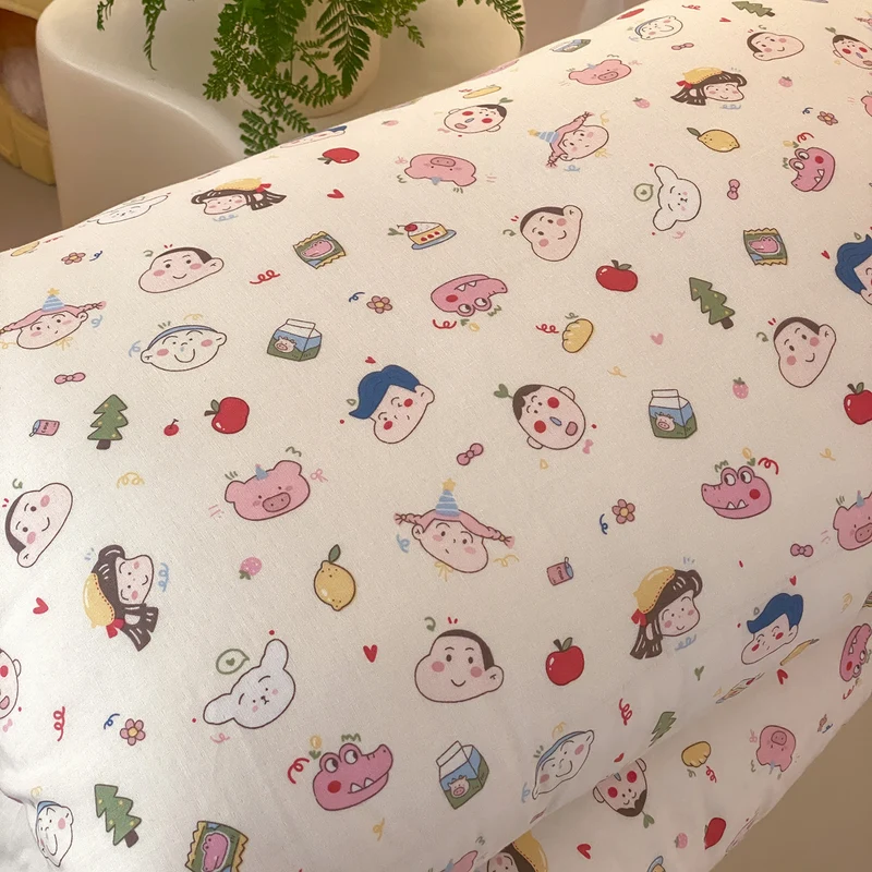 Children's pillowcase made of soft cotton muslin with a cute clown and moon design Stornfield