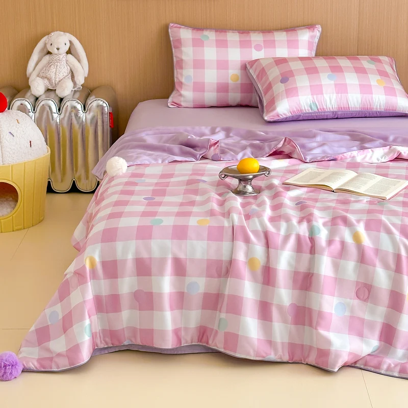 Children's bedding set with quilted cozy blanket and checked dot pattern Stornfield