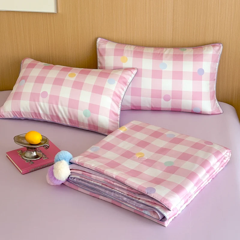 Children's bedding set with quilted cozy blanket and checked dot pattern Stornfield