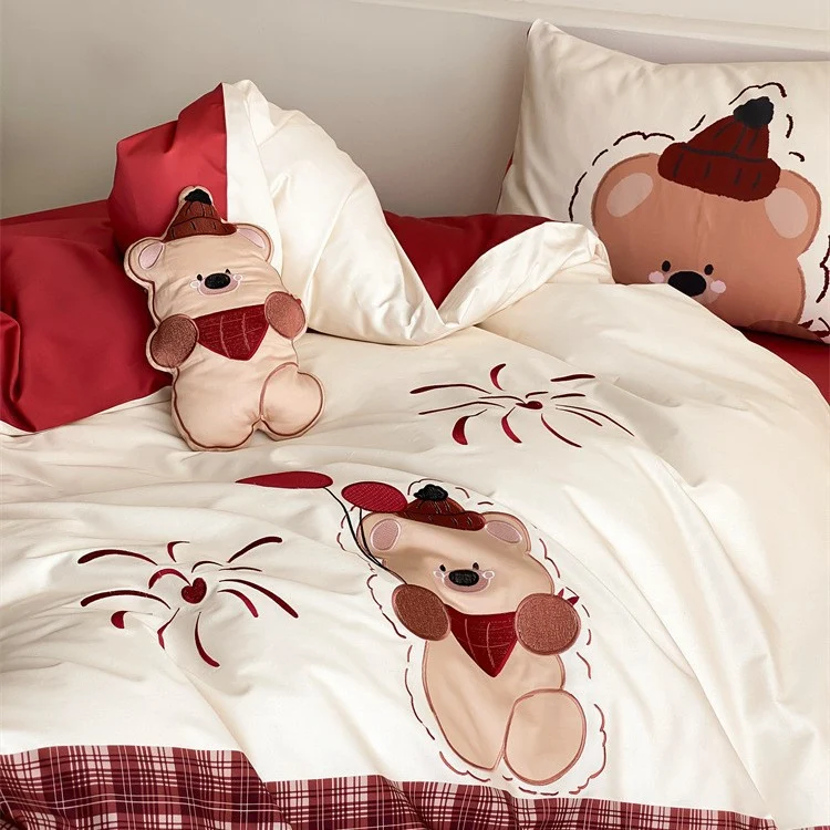 Children's bedding set made of soft cotton satin with embroidered bear and checkered motif Stornfield