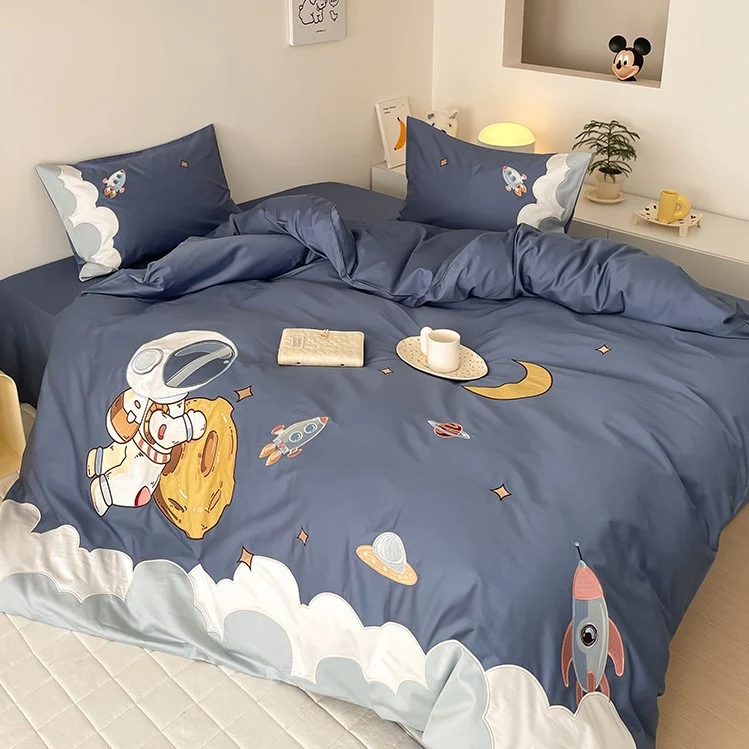 Children's bedding set with space appliqués made of soft cotton satin Stornfield