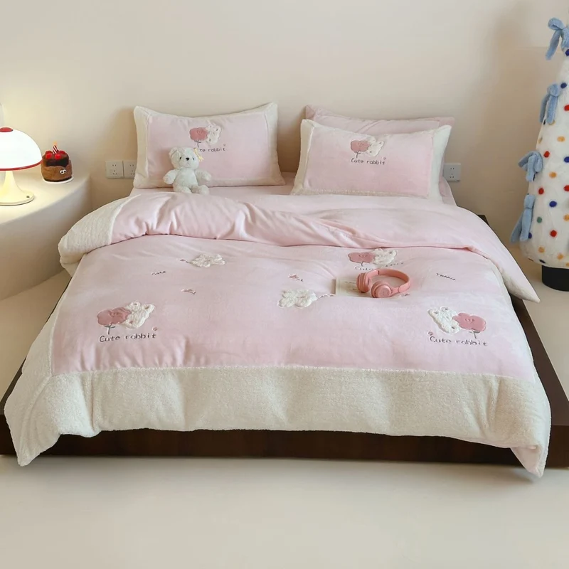 Children's bed linen set with quilted bunny and teddy appliqué and Sherpa hem Stornfield