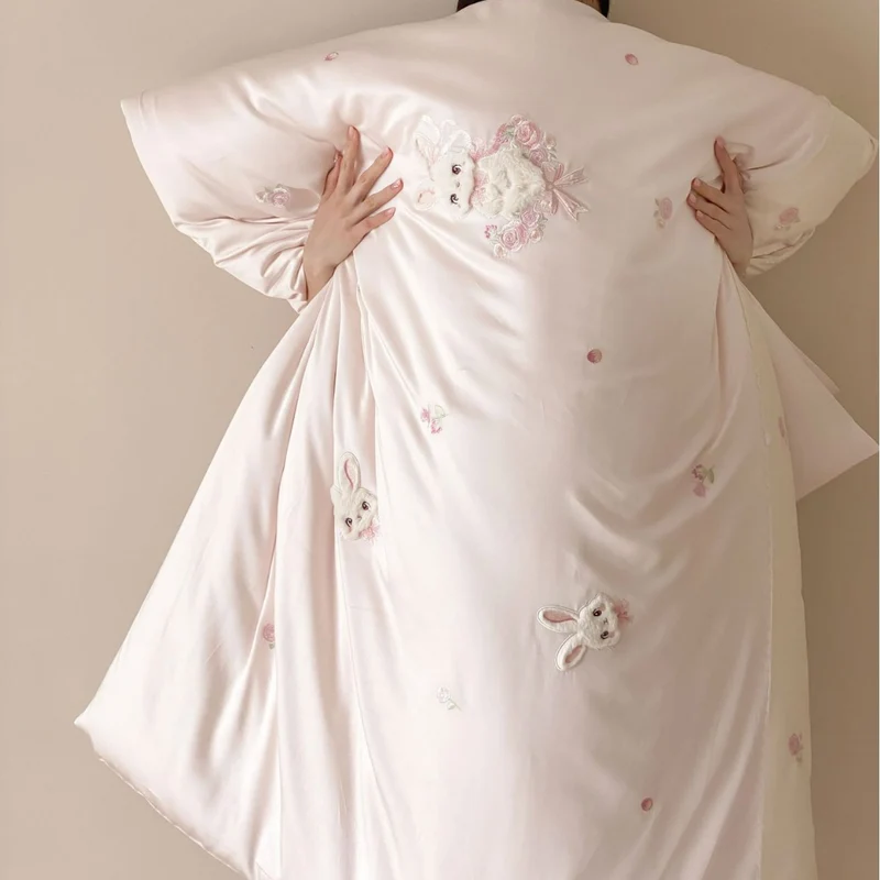 Children's bedding set with embroidered rabbit and rose motif Stornfield